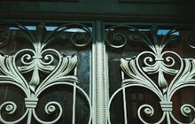 Фото 7: Реставратори відновили розкішну браму на вулиці Вітовського