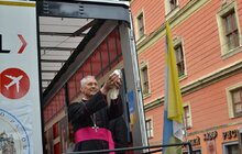 Фото 24: У Львові запрацював унікальний мобільний музей з особистими речами святого Івана Павла ІІ