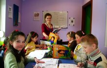 Фото 1: Для вивчення англійської, діткам подарували підручники