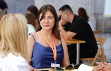 Фото 18: Неформальна зустріч з посадовцями: у дворику Ратуші працівники міськради зустрілись із молоддю міста
