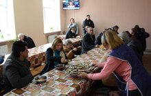 Фото 26: Помилися, поїли, отримали одяг і допомогу: місто знову організувало масштабний захід для безхатьків