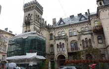 Фото 21: У будинку-пам’ятці архітектури на вул. Генерала Чупринки, 50-52 розпочато реставрацію наріжного балкону