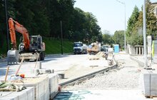 Фото 4: До 1 вересня, на час облаштування трамвайної колії, рух вул. Личаківською відбуватиметься двома смугами: третя смуга буде закритою