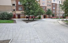Фото 5: Планові ремонтні роботи внутрішніх дворів та хідників на Сихові тривають