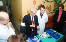 Фото 7: Канадський професор передав Міській дитячій клінічній лікарні нейроендоскоп, вартістю 86 тис. доларів (2)