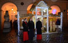 Фото 3: У Львові урочисто відкрили різдвяну шопку