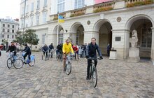 Фото 12: У Львові вперше провели позачергове засідання виконавчого комітету на велосипедах
