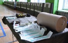 Фото 2: Учні 9-11 класів навчаються стрільбі та домедичної допомоги в інструкторів Нацгвардії