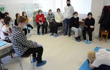 Фото 9: Львівські учні навчаються надавати домедичну допомогу у Львівській медичній академії