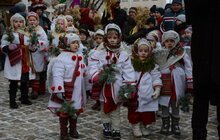 Фото 1: Різдвяного Дідуха встановили у Львові в переддень Різдва