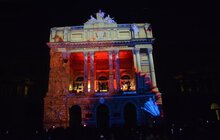 Фото 2: Біля університету ім. І. Франка відбулось медійно-драматичне дійство з нагоди святкування 100-річчя ЗУНР