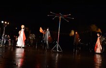 Фото 3: Відкриття Чемпіонату світу з шахів серед жінок завершила вулична вистава від театру «Воскресіння»