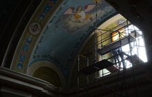 Фото 4: Над центральним входом у храм Преображення Господнього встановили відреставрований вітраж