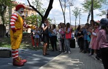 Фото 10: На вул. Сахарова – Богуна відновили дитячий майданчик