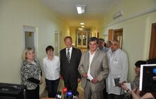Фото 13: Німецький хірург Клаус Екснер вдруге цьогоріч проведе у Львові низку операцій для дітей та дорослих
