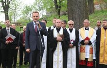 Фото 8: На «Губернаторських валах» заклали пам’ятну капсулу з нагоди початку спорудження пам’ятника-меморіалу Героям Небесної Сотні