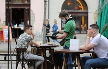 Фото 3: Сьогодні з обіду спеціальні моніторингові групи будуть перевіряти роботу літніх майданчиків та терас