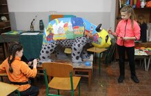 Фото 17: До Китайського нового року у Львові розмальовують 15 скульптур панд