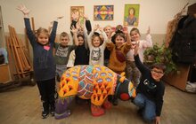 Фото 19: До Китайського нового року у Львові розмальовують 15 скульптур панд