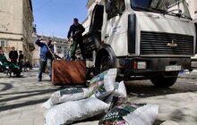 Фото 24: На вул. Л. Українки відремонтували тротуар та висаджують клени