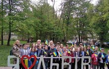 Фото 1: На шкільних ярмарках з нагоди Дня міста зібрали 1 мільйон 225 тисяч гривень для ЗСУ
