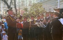 Фото 1: На пл. Ринок виступив військовий оркестр Національної академії сухопутних військ