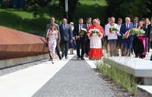 Фото 2: Кардинал з Ватикану й віце-прем'єр Польщі вшанували пам’ять Героїв Небесної Сотні на Меморіалі у Львові