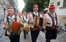 Фото 4: Центром Львова пройшов марш-парад усіх країн-учасників фестивалю «Етновир»
