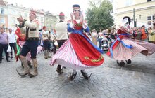 Фото 10: Центром Львова пройшов марш-парад усіх країн-учасників фестивалю «Етновир»