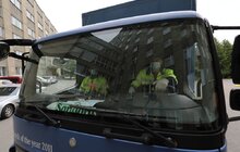 Фото 2: Благодійники передали 4 000 комплектів засобів захисту для медиків лікарні швидкої допомоги