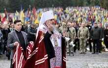 Фото 7: Сьогодні Митрополит Епіфаній вшанував пам’ять полеглих бійців на Личаківському цвинтарі