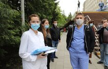 Фото 21: Благодійники передали 4 000 комплектів засобів захисту для медиків лікарні швидкої допомоги