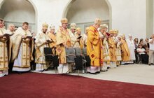 Фото 9: Глава УГКЦ Блаженніший Святослав у співслужінні з єпископами Синоду УГКЦ освятив унікальний храм Софії-Премудрості Божої