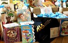Фото 1: Різдвяні подарунки для дітей з Нікополя: Львівська муніципальна бібліотека та благодійники об’єдналися, щоб створити дітям свято 