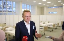 Фото 17: За 2,5 тижні у лікарні швидкої допомоги Львова розгорнули 180 ліжок у новому COVID-відділенні