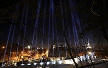 Фото 23: У Львові в пам’ять про Небесну Сотню у небо запустили світлові промені