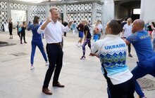 Фото 9: З нагоди Дня фізичної культури і спорту працівники Львівської мерії провели спільну розминку