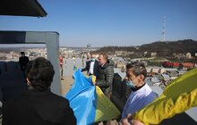 Фото 3: Над вежею львівської Ратуші урочисто підняли національний прапор