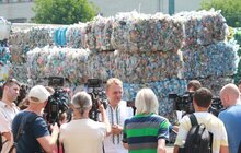 Фото 9: Львівська фірма «Львіввторресурс» переробляє пластик та за власні кошти встановила контейнери для збору пластику в будинках ОСББ