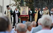 Фото 10: Біля пам’ятника Т. Шевченку капела «Дударик» заспівала Акафіст до Пресвятої Богородиці