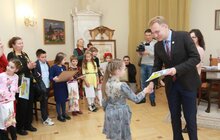 Фото 4: Міський голова Львова привітав та нагородив переможців загальноміського конкурсу дитячого малюнку «Купуй львівське!»