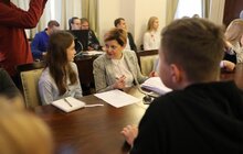 Фото 2: Апаратну нараду в мерії вперше провела юна львів’янка