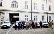 Фото 1: Мерія закупила ще 5 автомобілів для військових