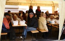 Фото 3: Для потребуючих мешканців міста провели спільний Великодній сніданок 