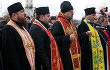 Фото 24: Сотні паперових ангеликів розмістили на Меморіалі Небесної Сотні у Львові