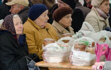 Фото 3: У Львові для найбільш потребуючих провели спільні святкові сніданки