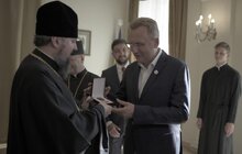 Фото 13: Блаженніший Епіфаній залишив запис у Книзі почесних гостей Львова