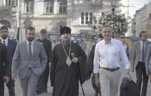Фото 23: Блаженніший Епіфаній залишив запис у Книзі почесних гостей Львова