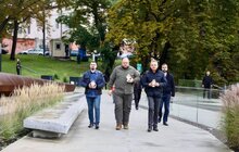 Фото 9: Учасники ІХ Всеукраїнського форуму місцевого самоврядування у Львові вшанували пам’ять полеглих захисників України