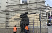 Фото 2: У Львові демонтували два об’єкти радянського періоду: їх перенесли у музей «Територія терору»